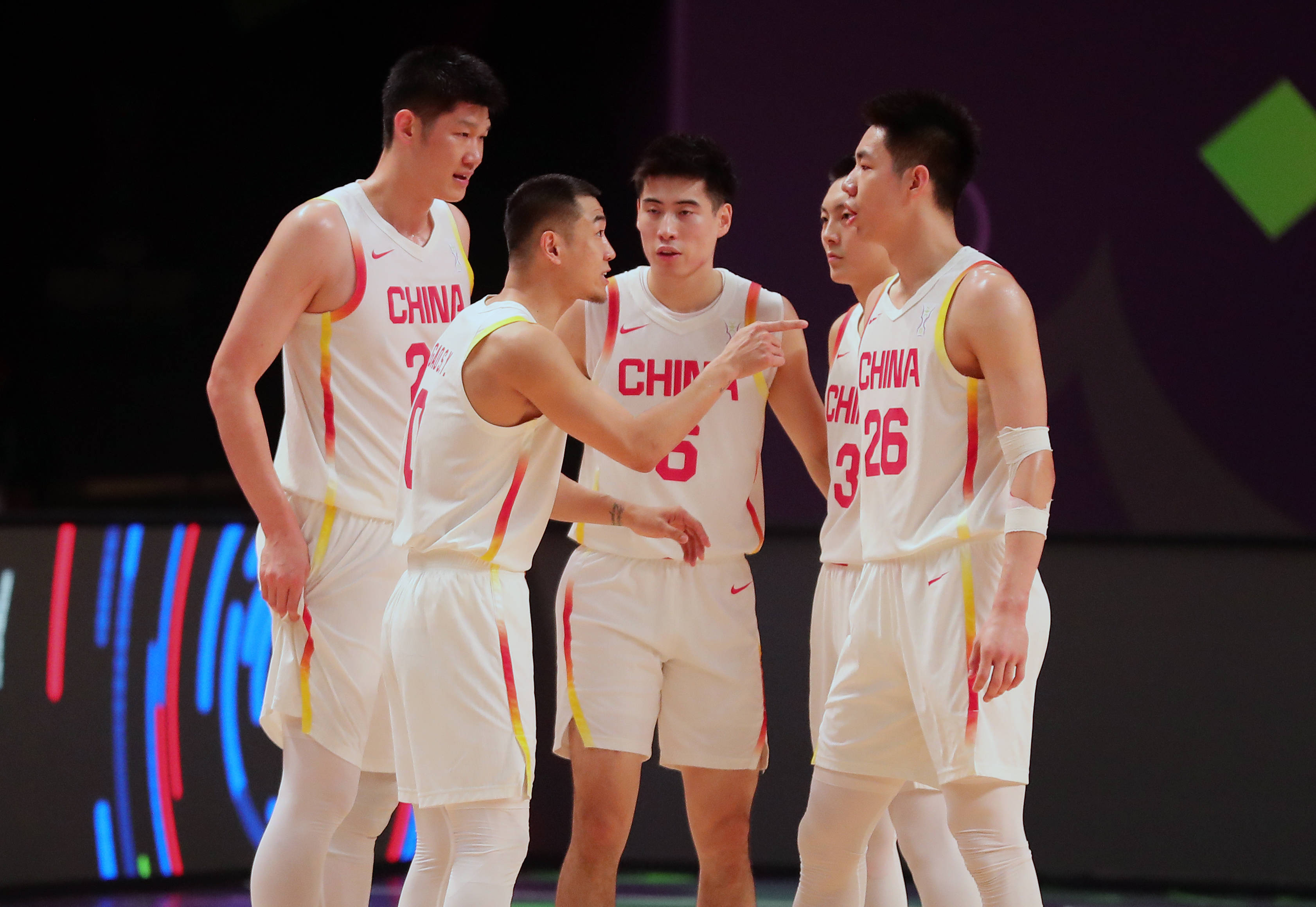 亚洲杯篮球赛事现场直播，粉丝热情支持各队的简单介绍