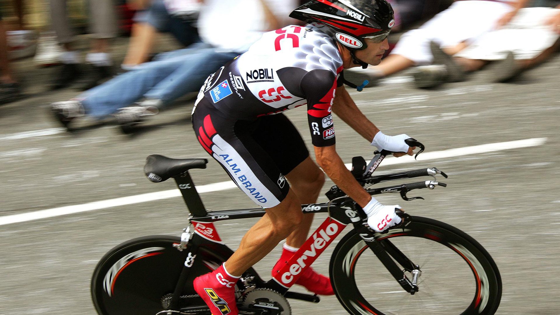 布克关键先生本色尽显，吉林队横扫篮网展现团队唯一性