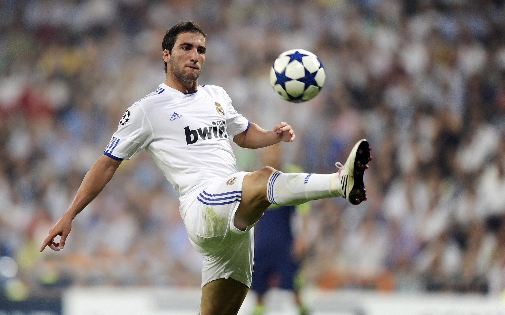 德里赫特一锤定音,皇家社会力克瑞典展现欧战雄心