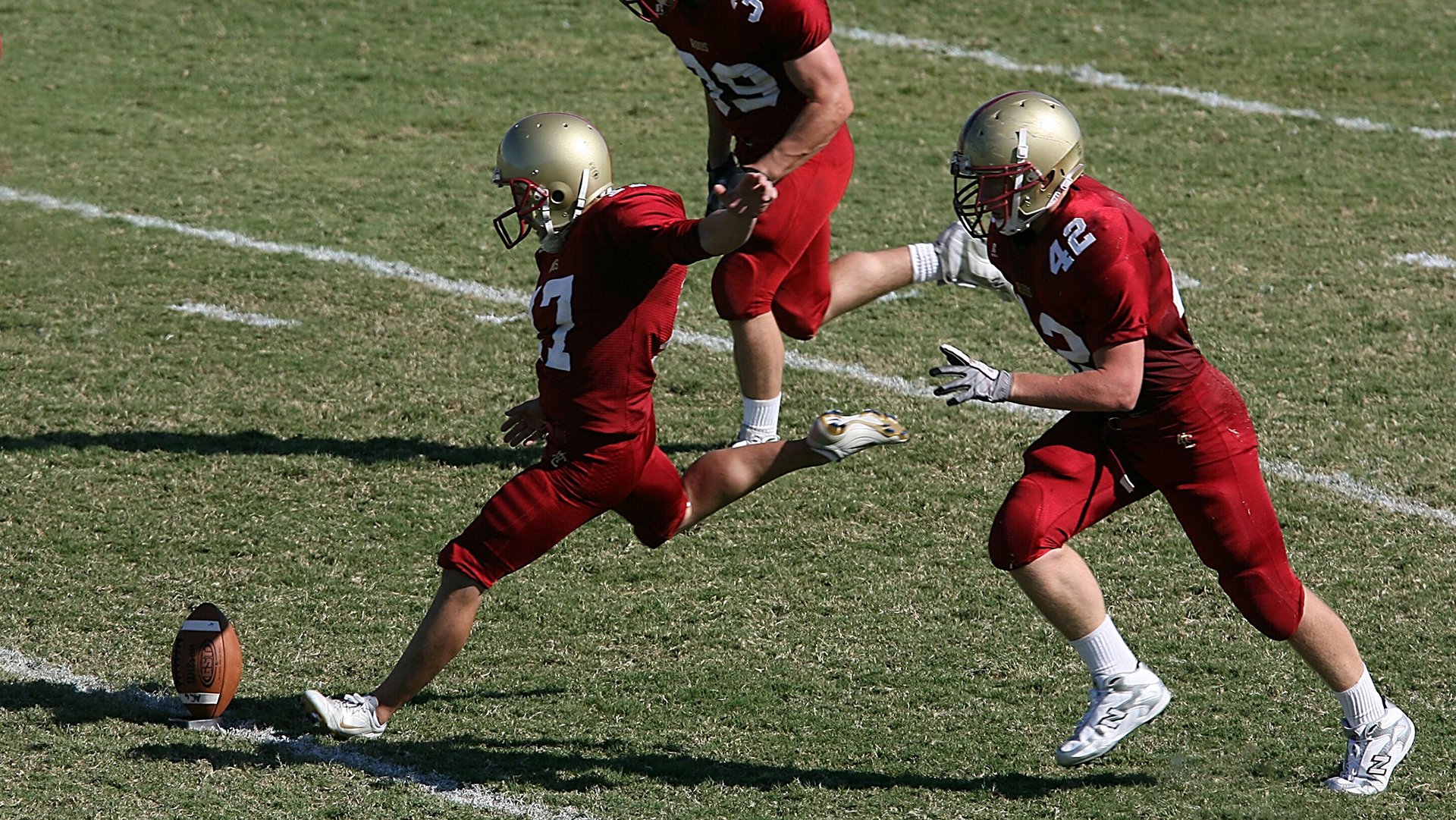 绿茵场与乒乓台的双重奏，英格兰碾压瑞典，张继科高光时刻映照竞技之美