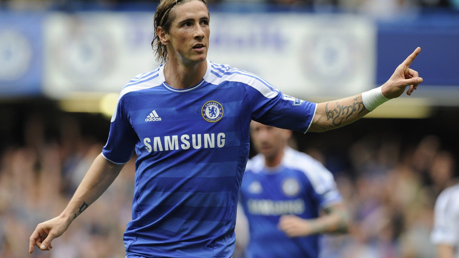 蓝月陨落东京夜，哈弗茨统治全场，日本逆转曼城书写足球史诗